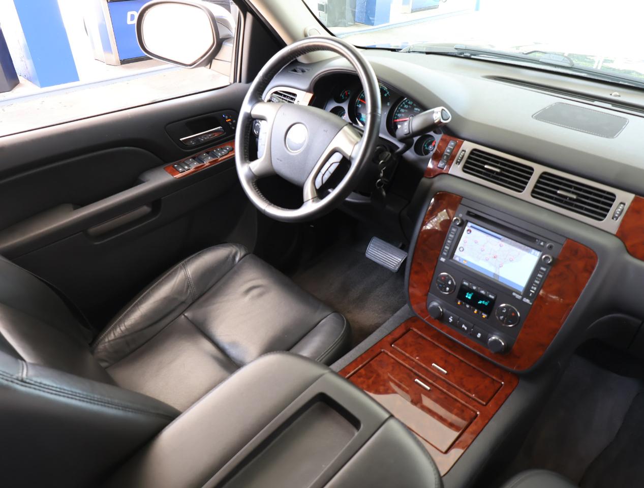 Chevrolet Suburban LTZ 1500 2WD 2012