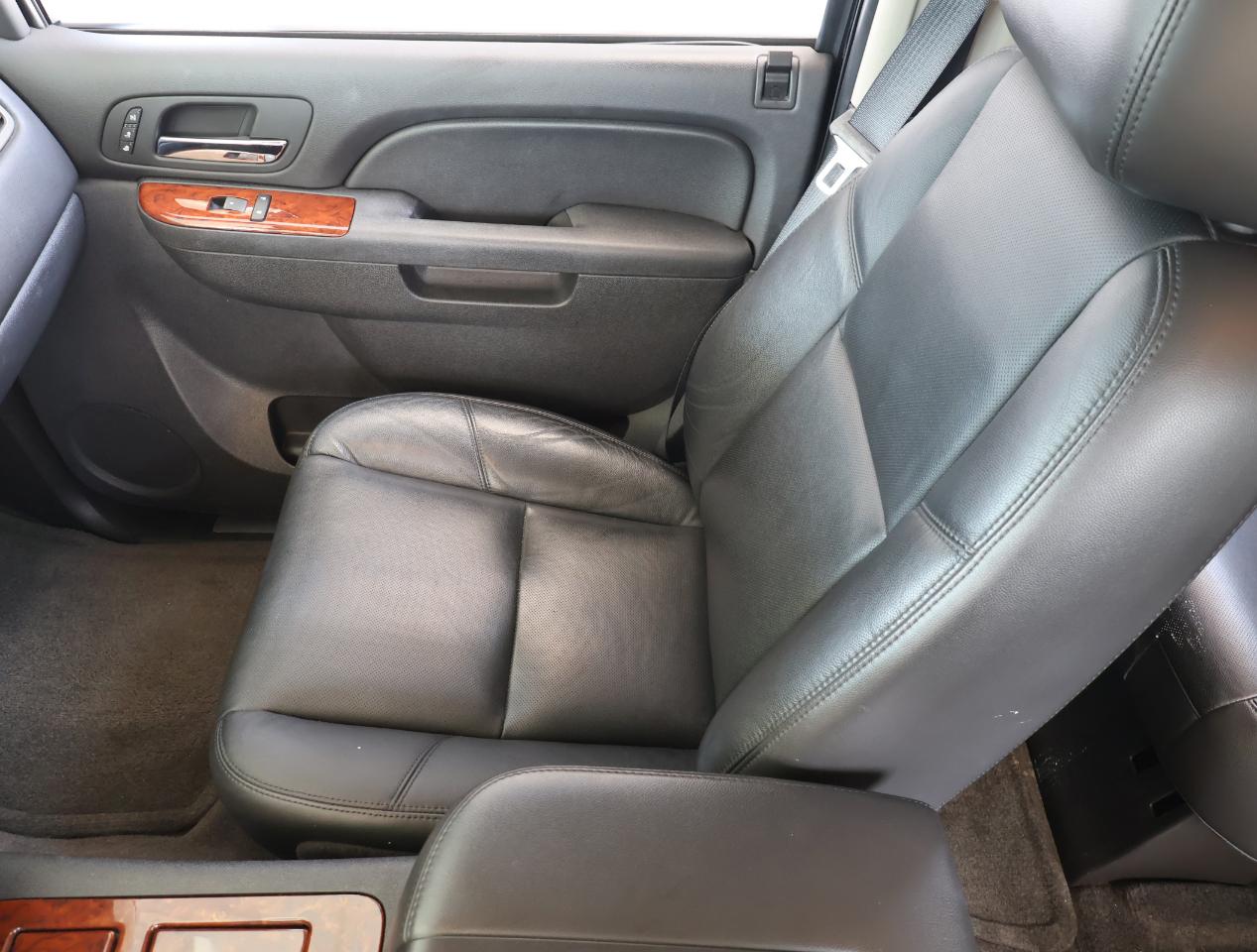Chevrolet Suburban LTZ 1500 2WD 2012