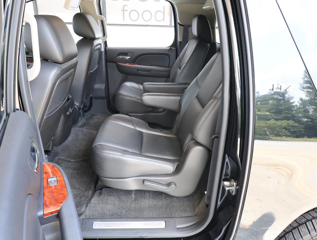 Chevrolet Suburban LTZ 1500 2WD 2012