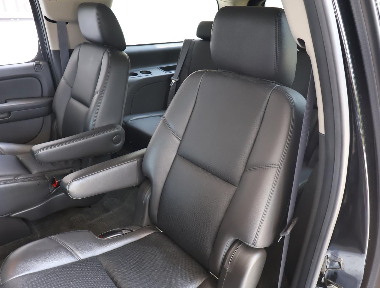 Chevrolet Suburban LTZ 1500 2WD 2012