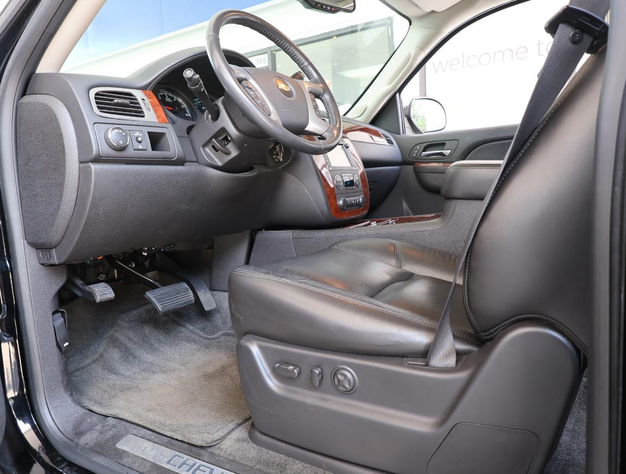 Chevrolet Suburban LTZ 1500 2WD 2012