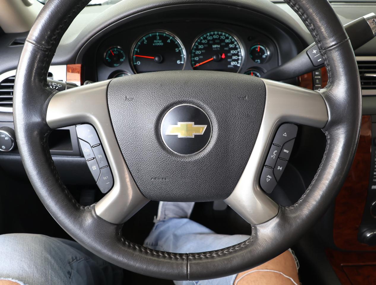 Chevrolet Suburban LTZ 1500 2WD 2012