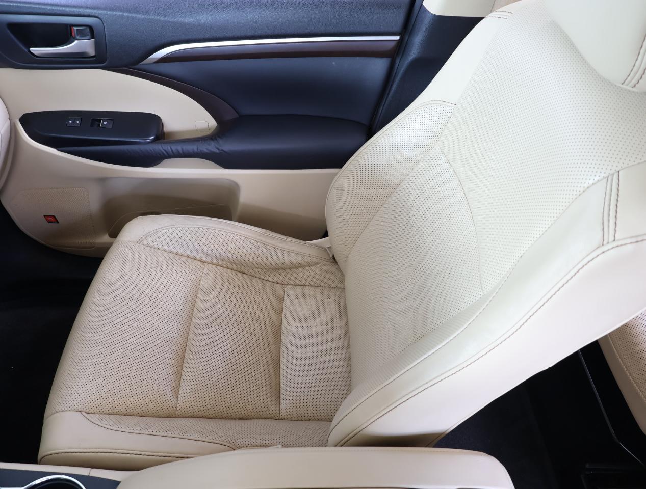 Toyota Highlander Limited 2015