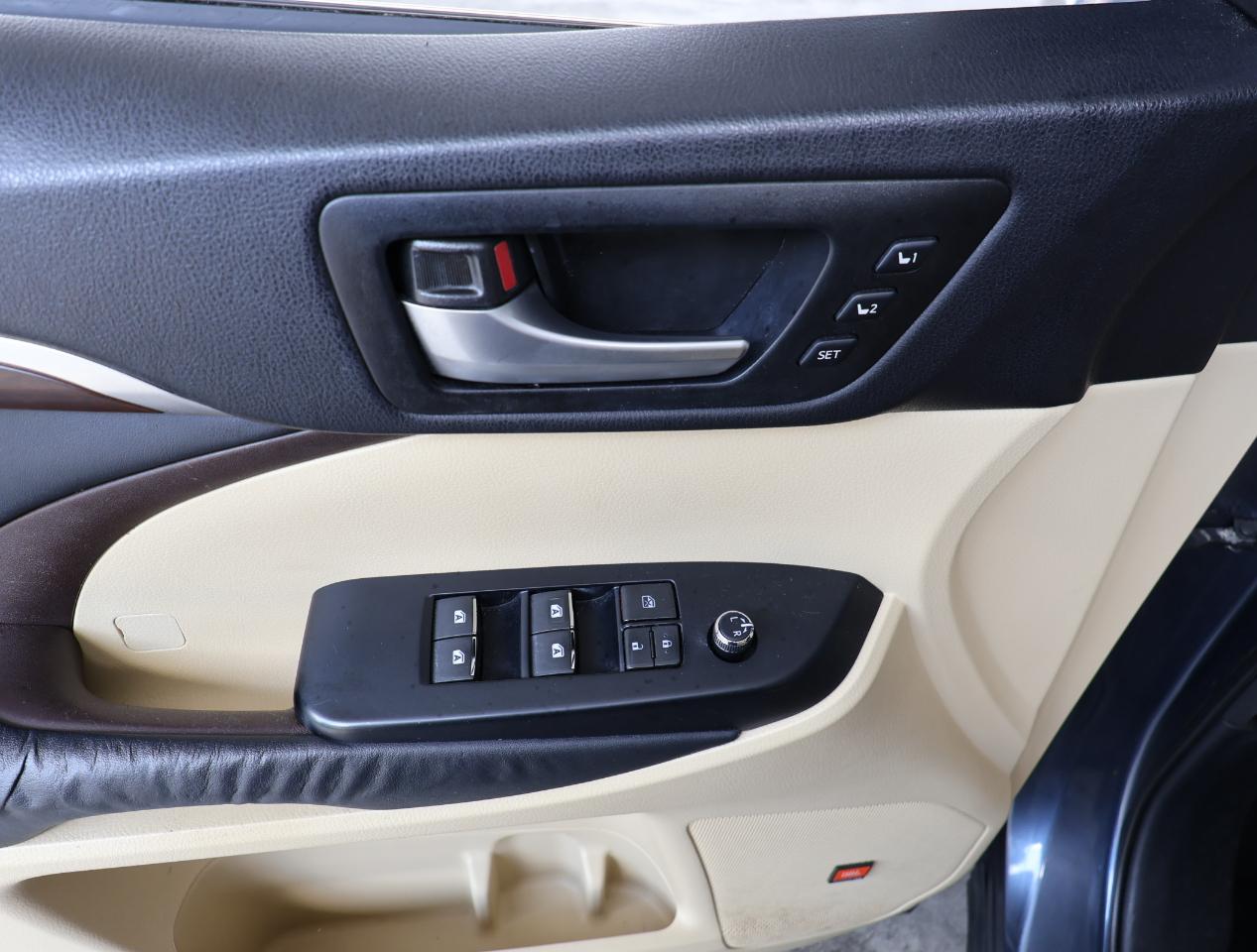 Toyota Highlander Limited 2015