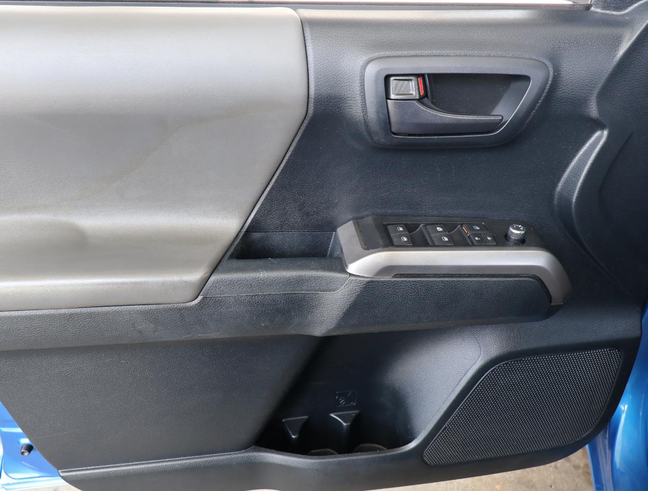 Toyota Tacoma SR5 Double Cab 2016