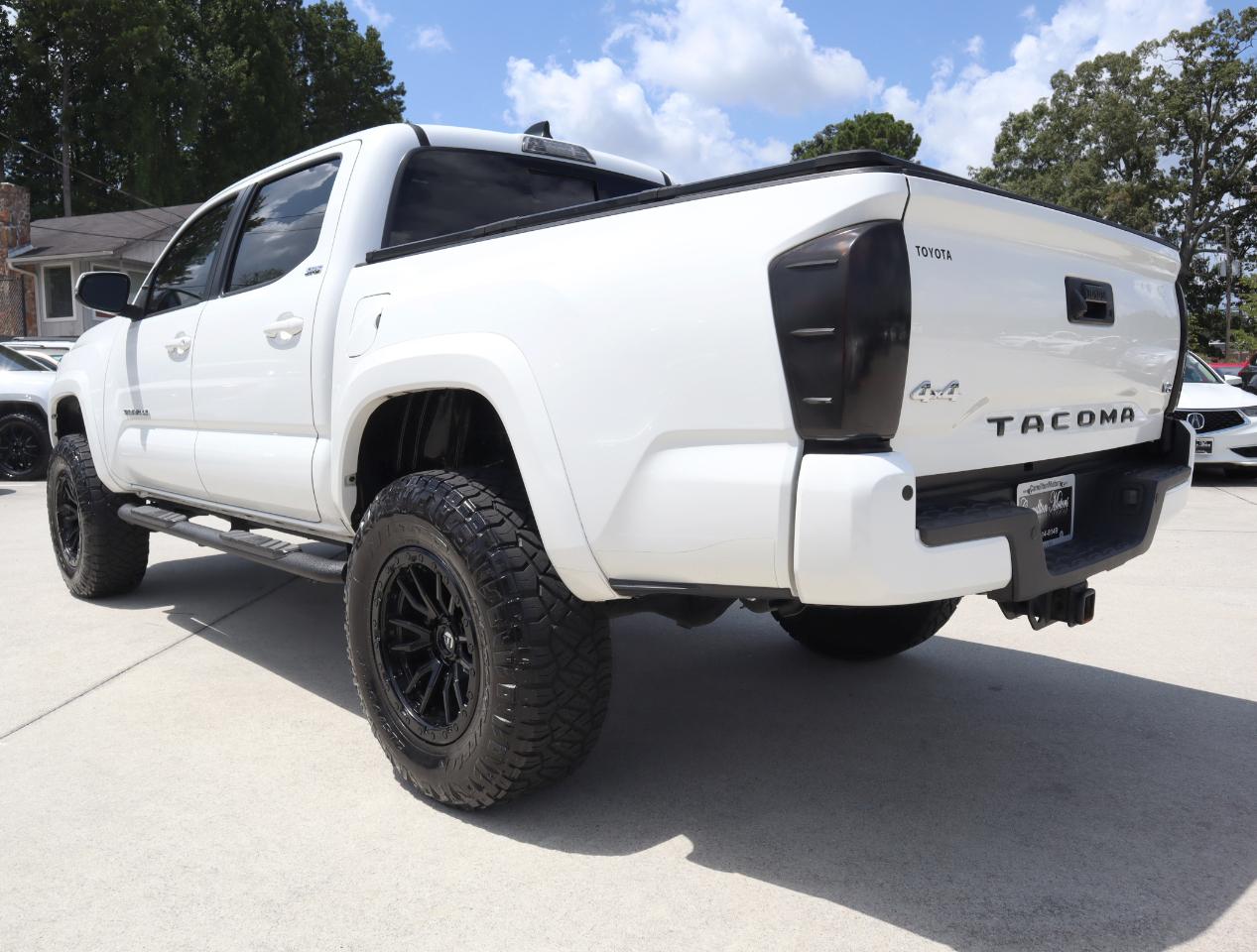 Toyota Tacoma SR5 Double Cab 4WD V6 2023