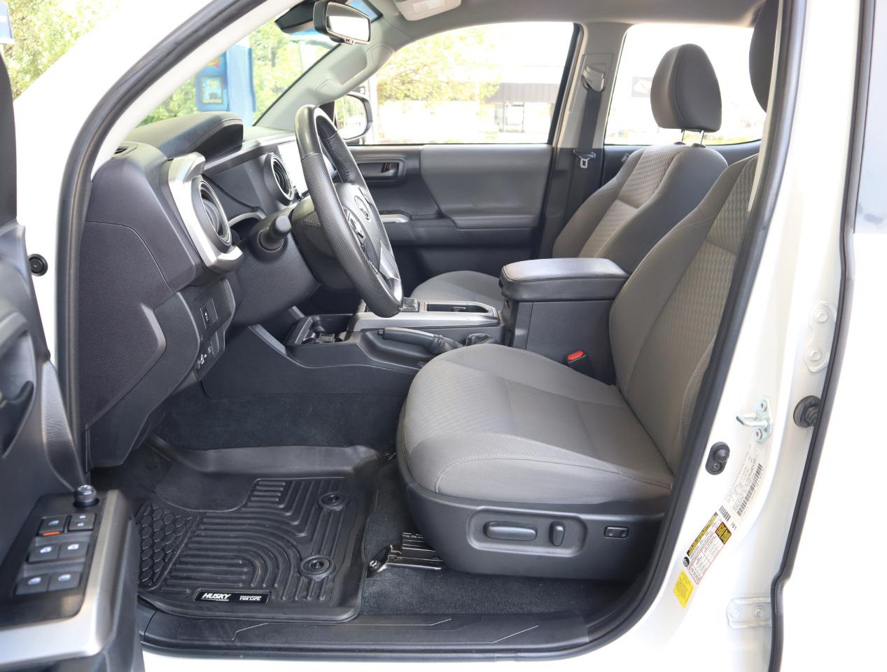 Toyota Tacoma SR5 Double Cab 4WD V6 2023