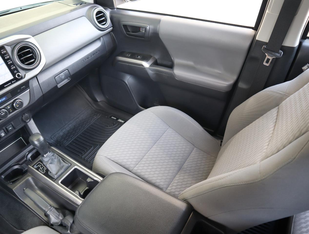 Toyota Tacoma SR5 Double Cab 4WD V6 2023