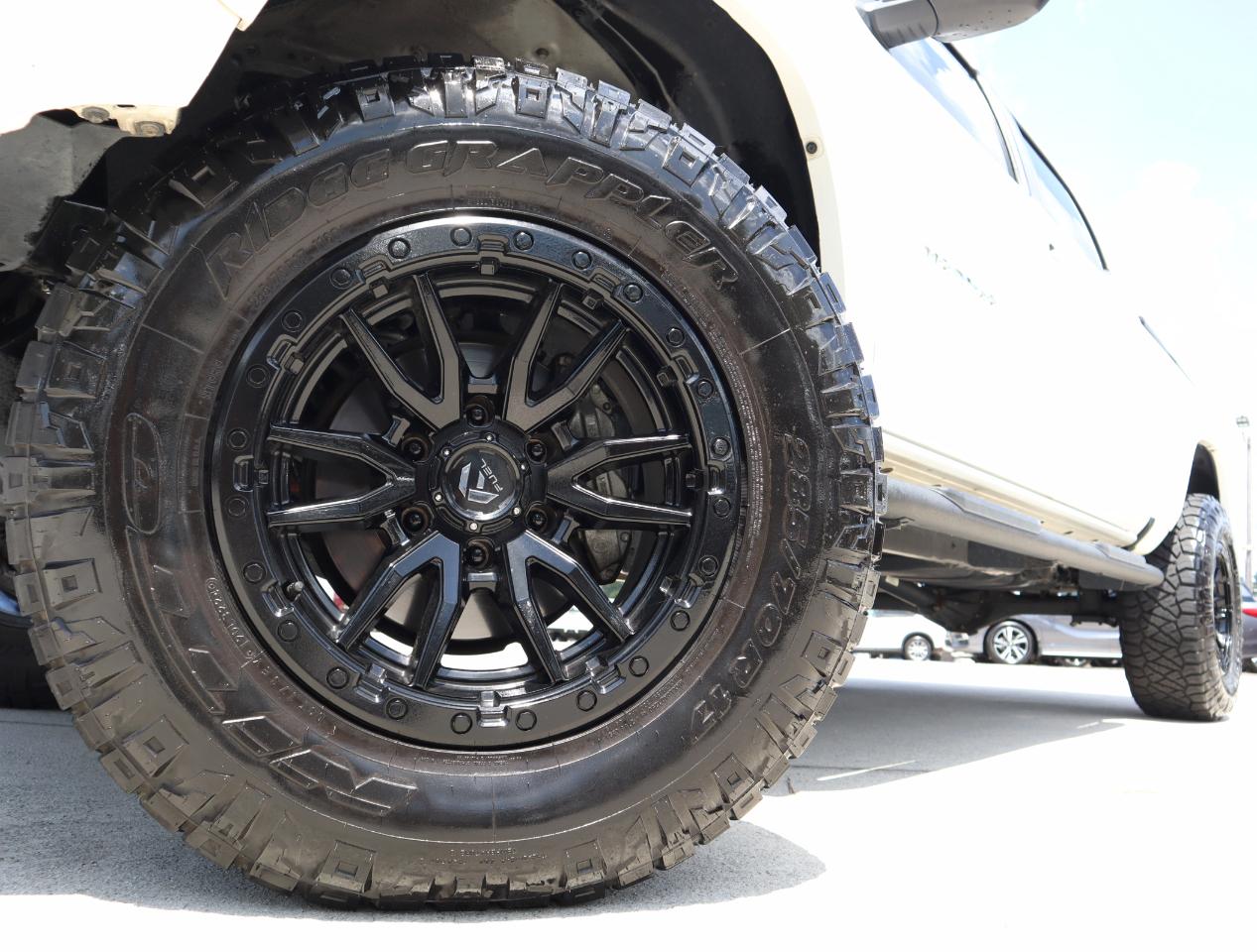 Toyota Tacoma SR5 Double Cab 4WD V6 2023