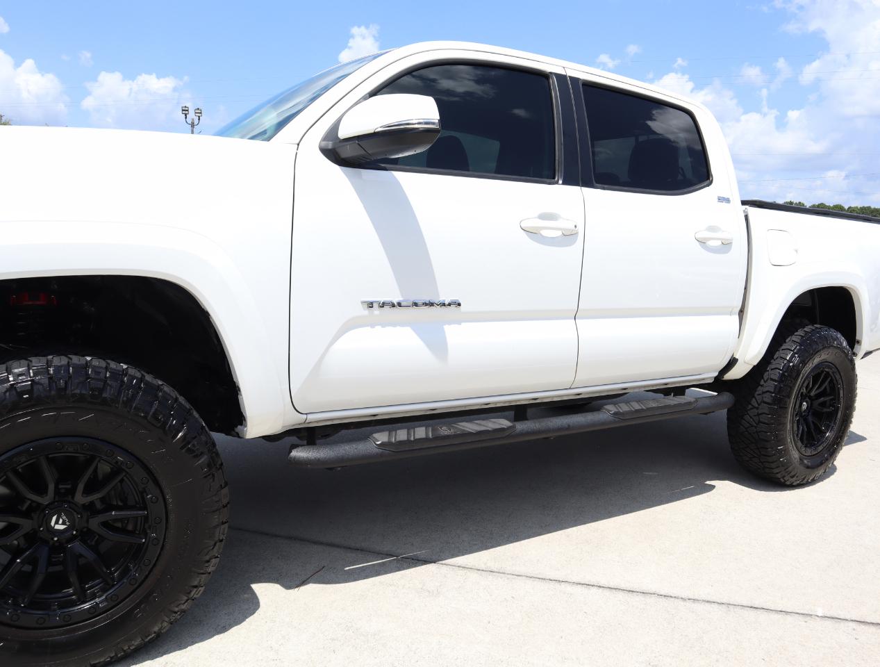 Toyota Tacoma SR5 Double Cab 4WD V6 2023