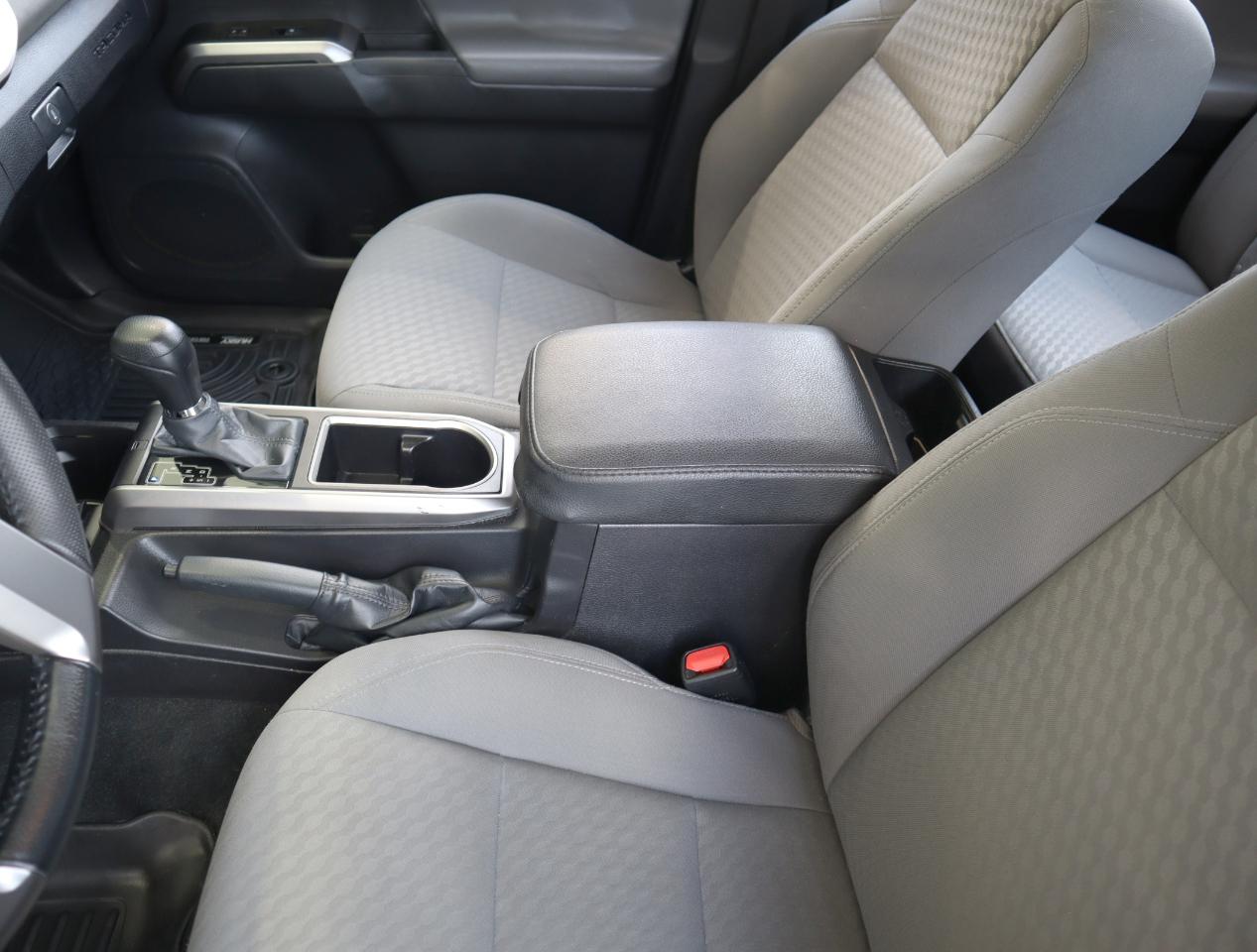 Toyota Tacoma SR5 Double Cab 4WD V6 2023