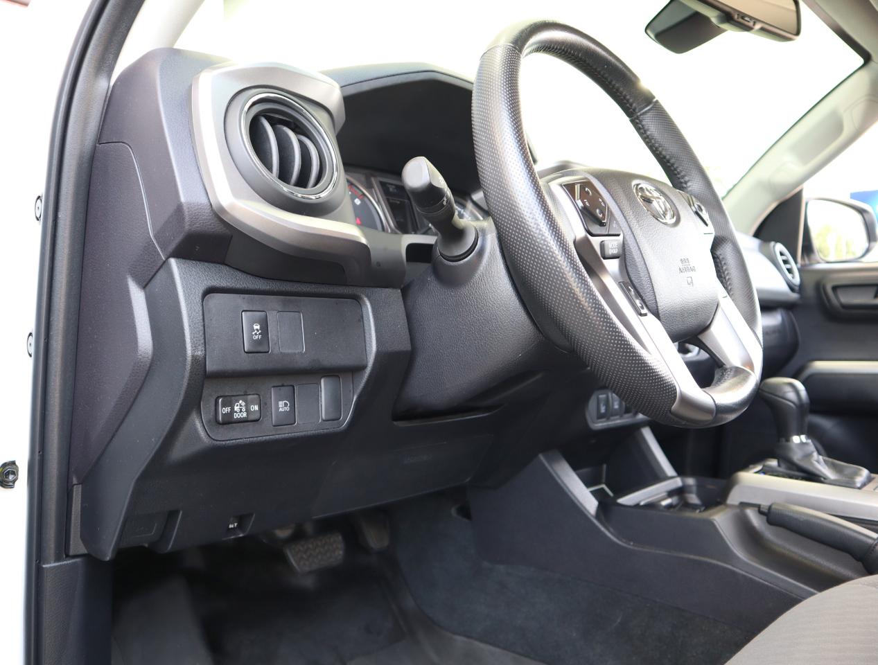 Toyota Tacoma SR5 Double Cab 4WD V6 2023