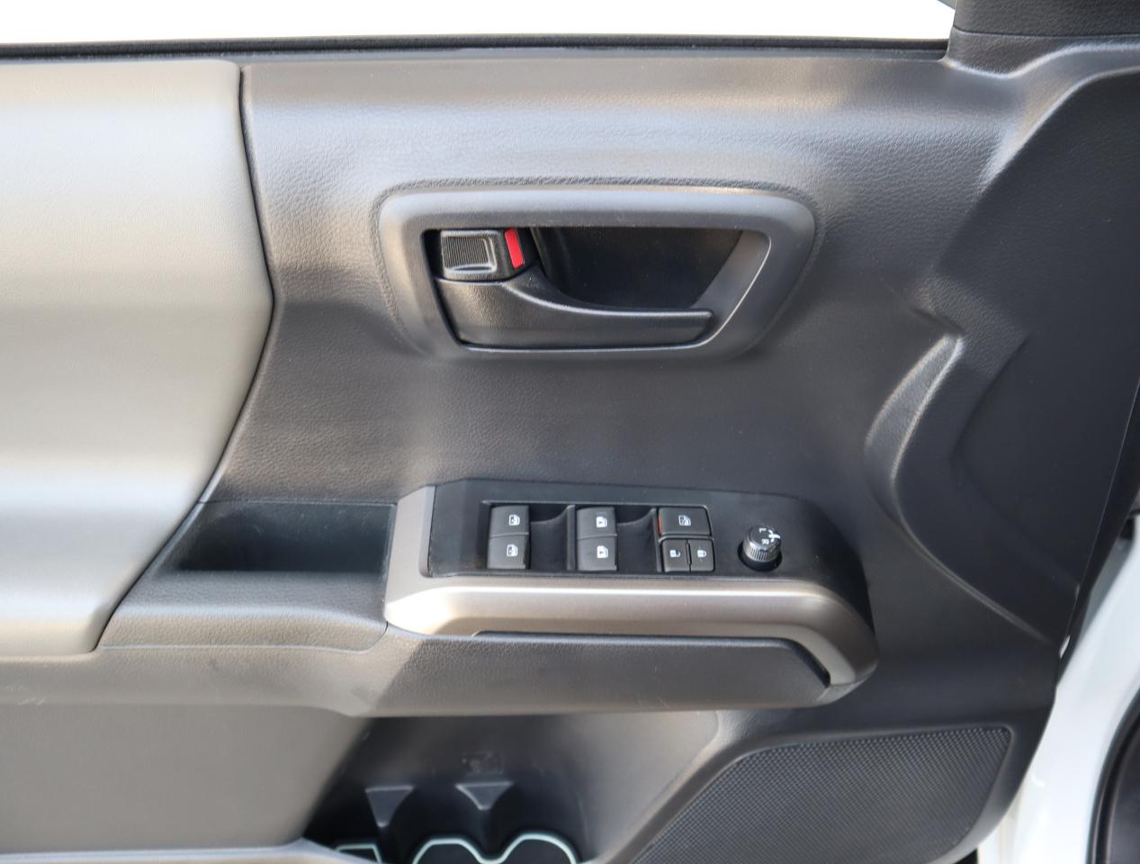 Toyota Tacoma SR5 Double Cab 4WD V6 2023