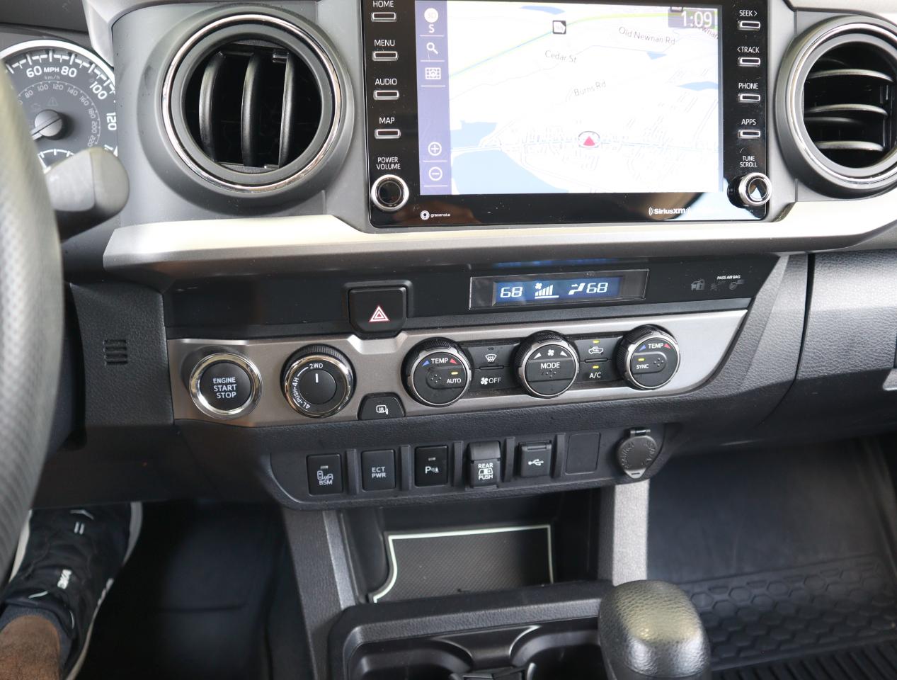 Toyota Tacoma SR5 Double Cab 4WD V6 2023