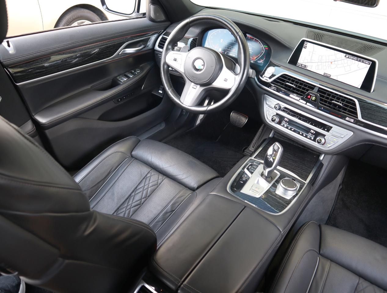 BMW 7-Series 740i 2022