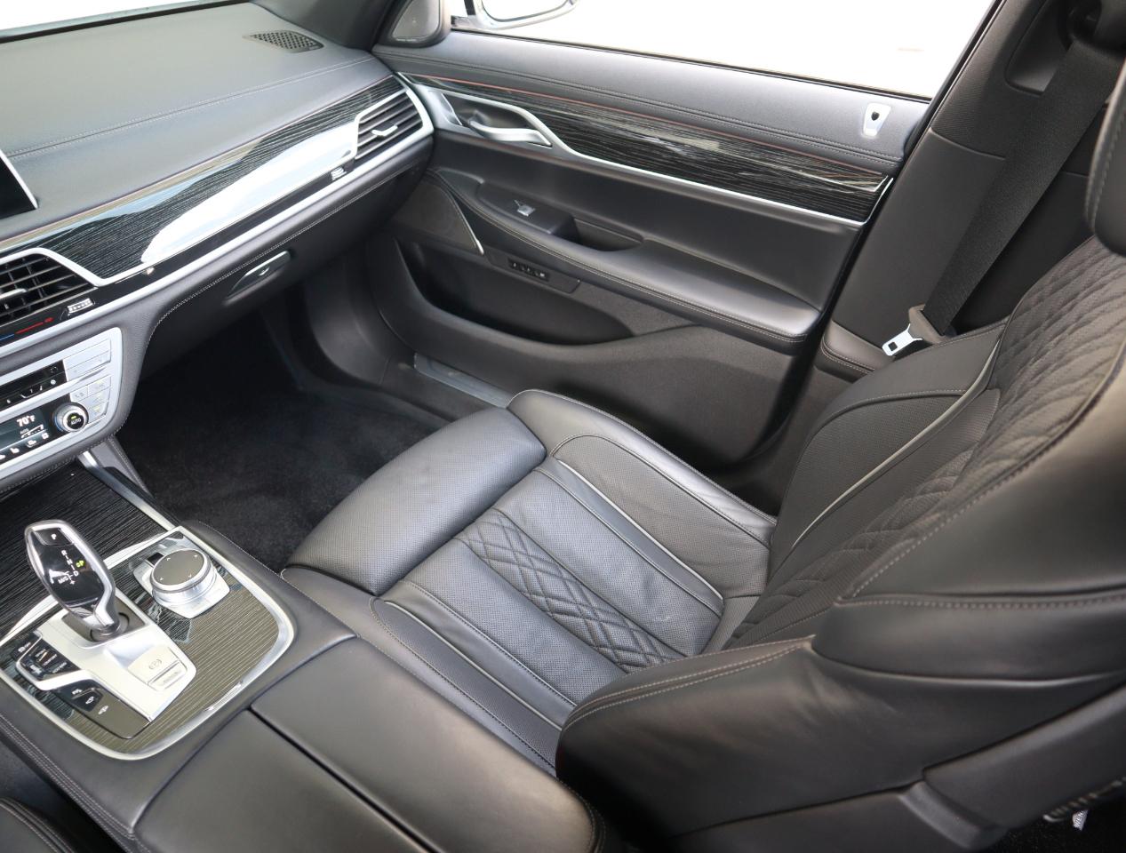 BMW 7-Series 740i 2022