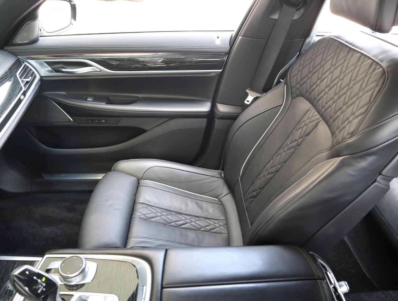 BMW 7-Series 740i 2022