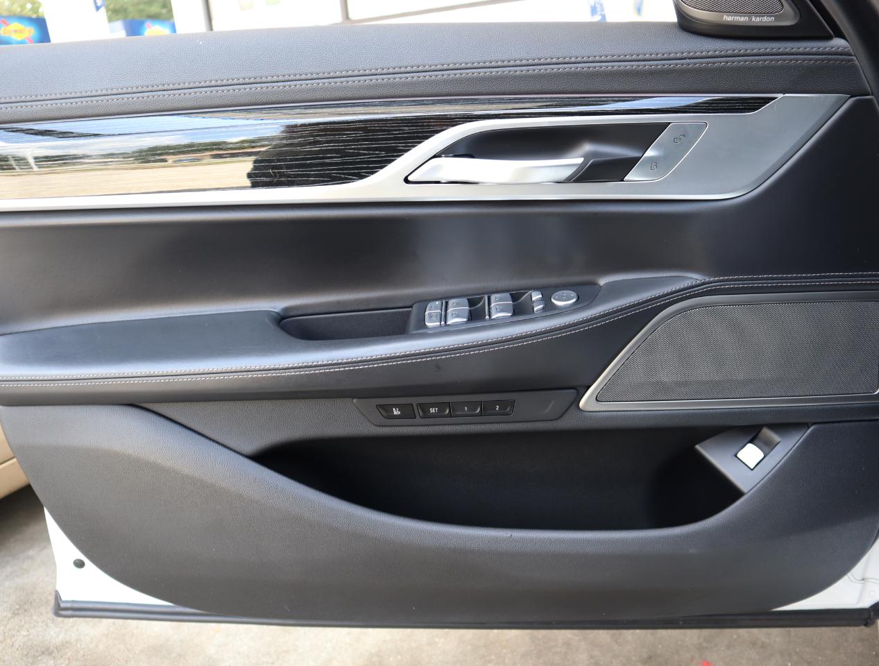 BMW 7-Series 740i 2022
