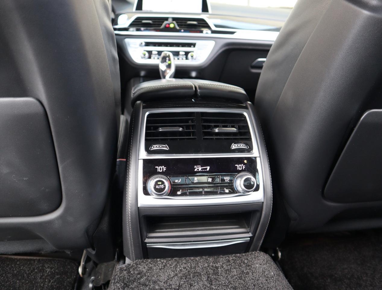 BMW 7-Series 740i 2022