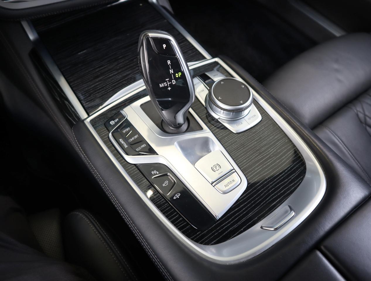 BMW 7-Series 740i 2022