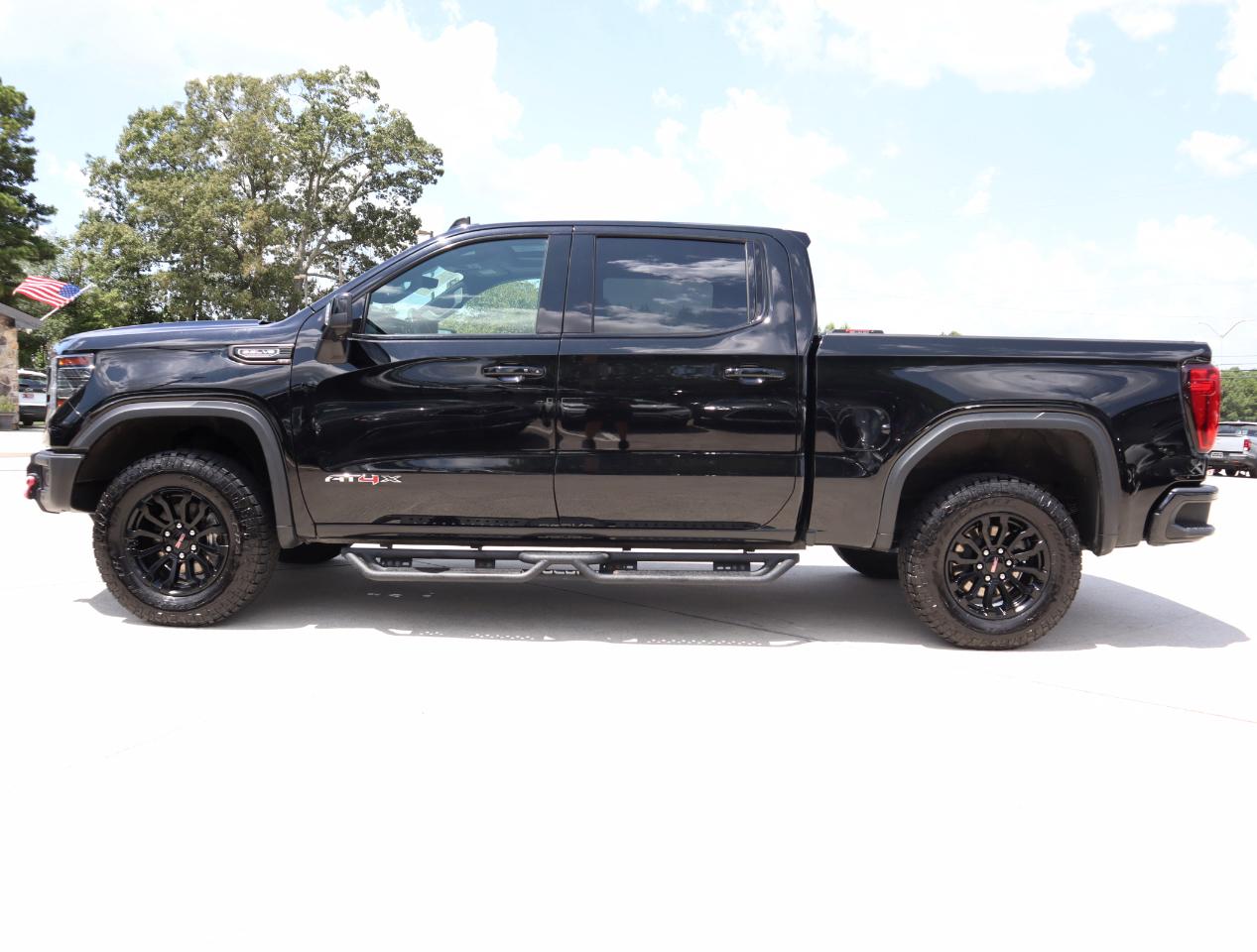 GMC Sierra 1500 AT4X Crew Cab 4WD 2023