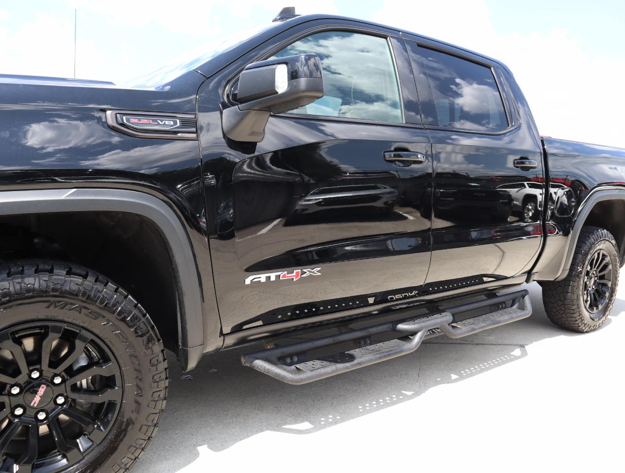 GMC Sierra 1500 AT4X Crew Cab 4WD 2023