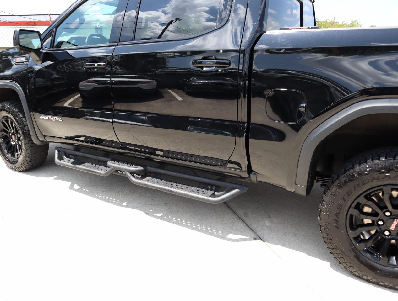 GMC Sierra 1500 AT4X Crew Cab 4WD 2023