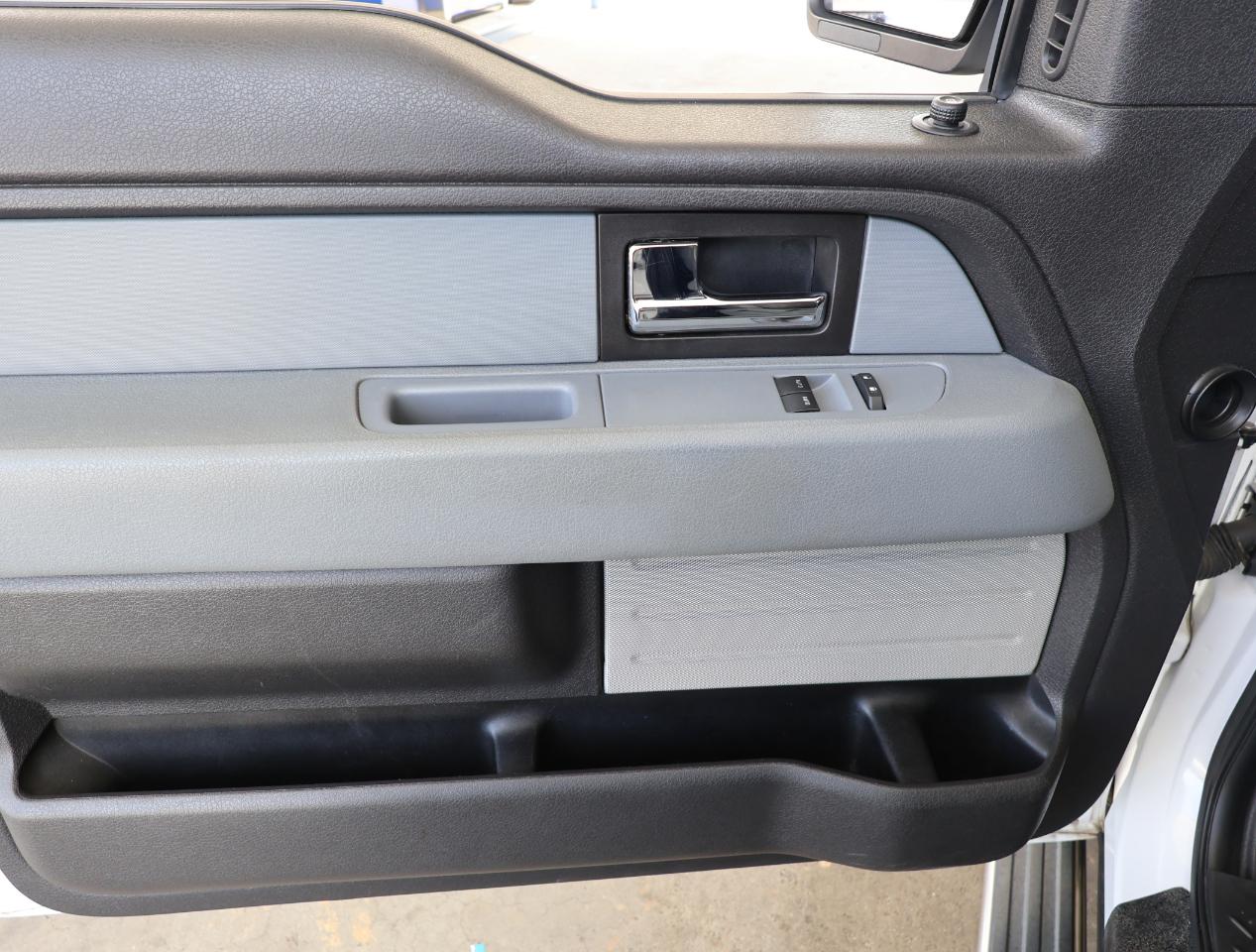 Ford F-150 STX 2WD 2014