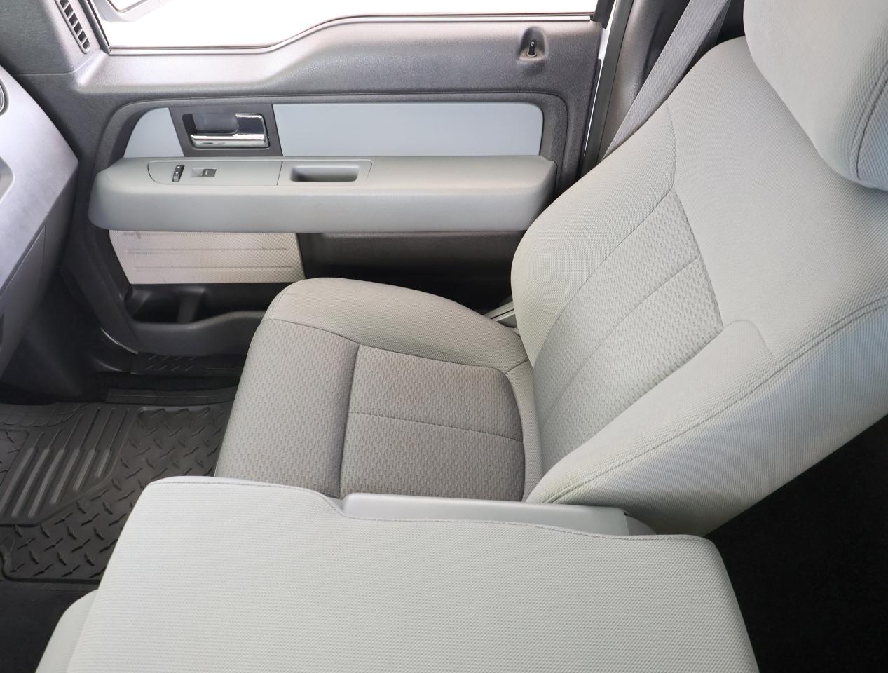 Ford F-150 STX 2WD 2014
