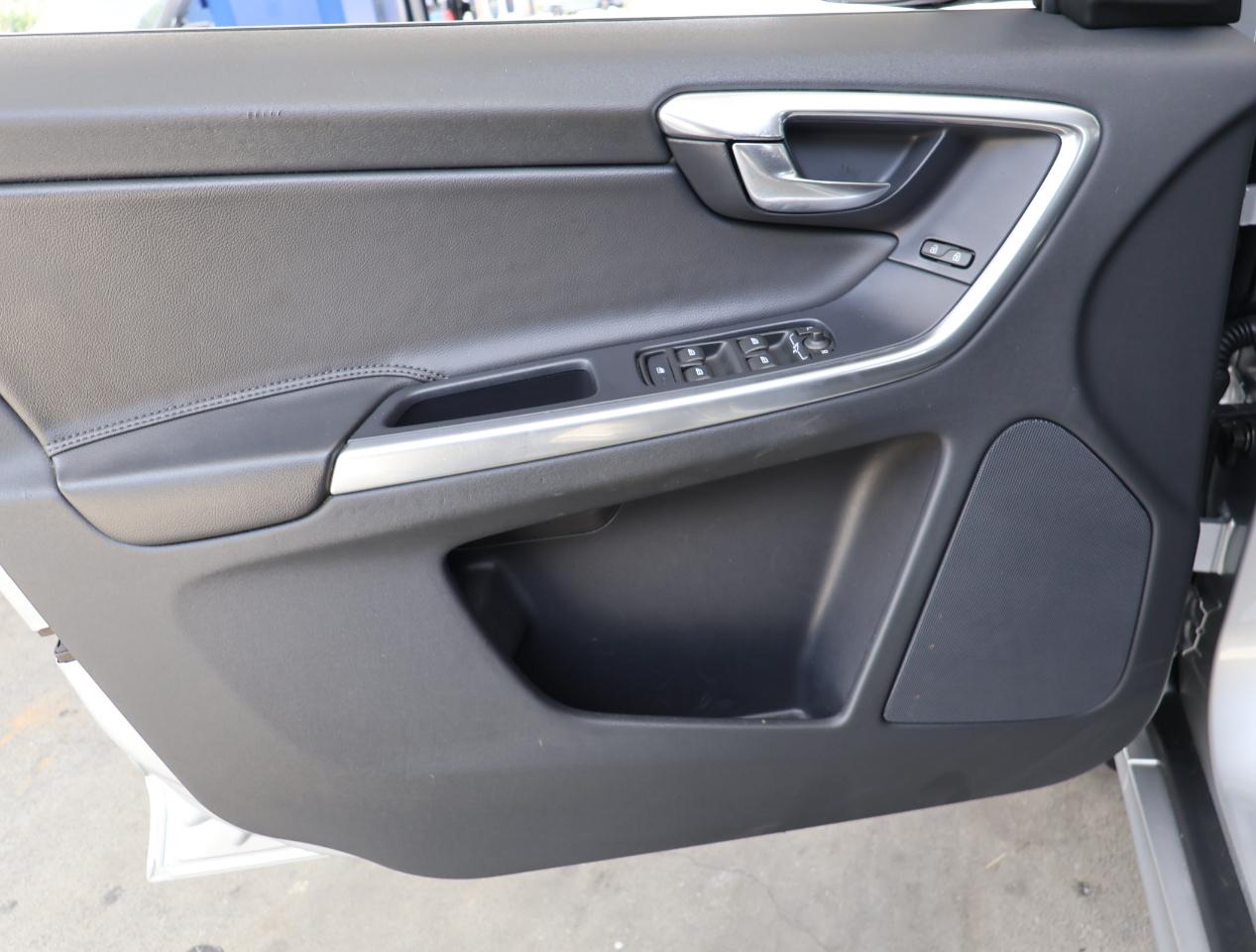 Volvo XC60 T5 Drive-E Platinum FWD 2016