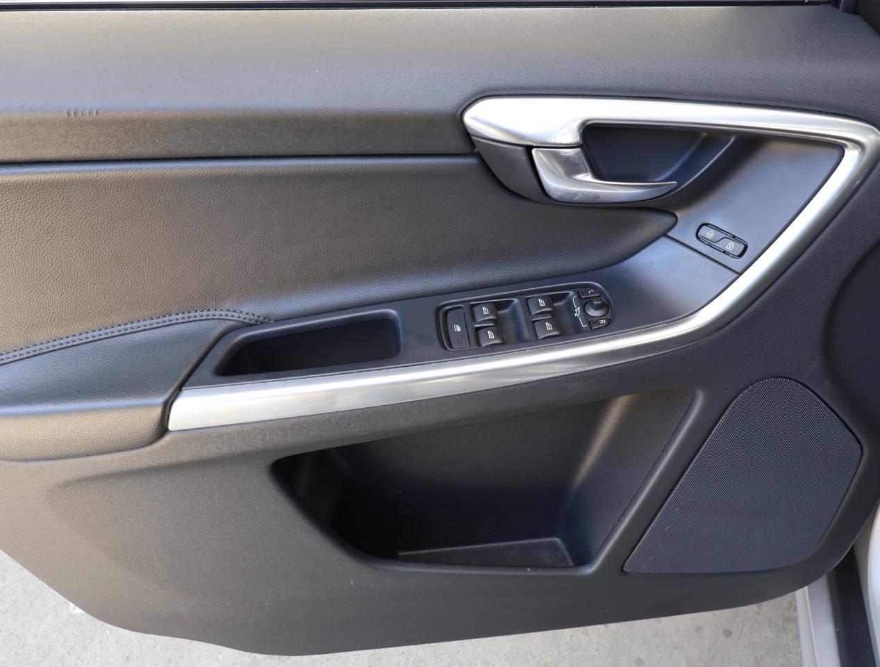 Volvo XC60 T5 Drive-E Platinum FWD 2016