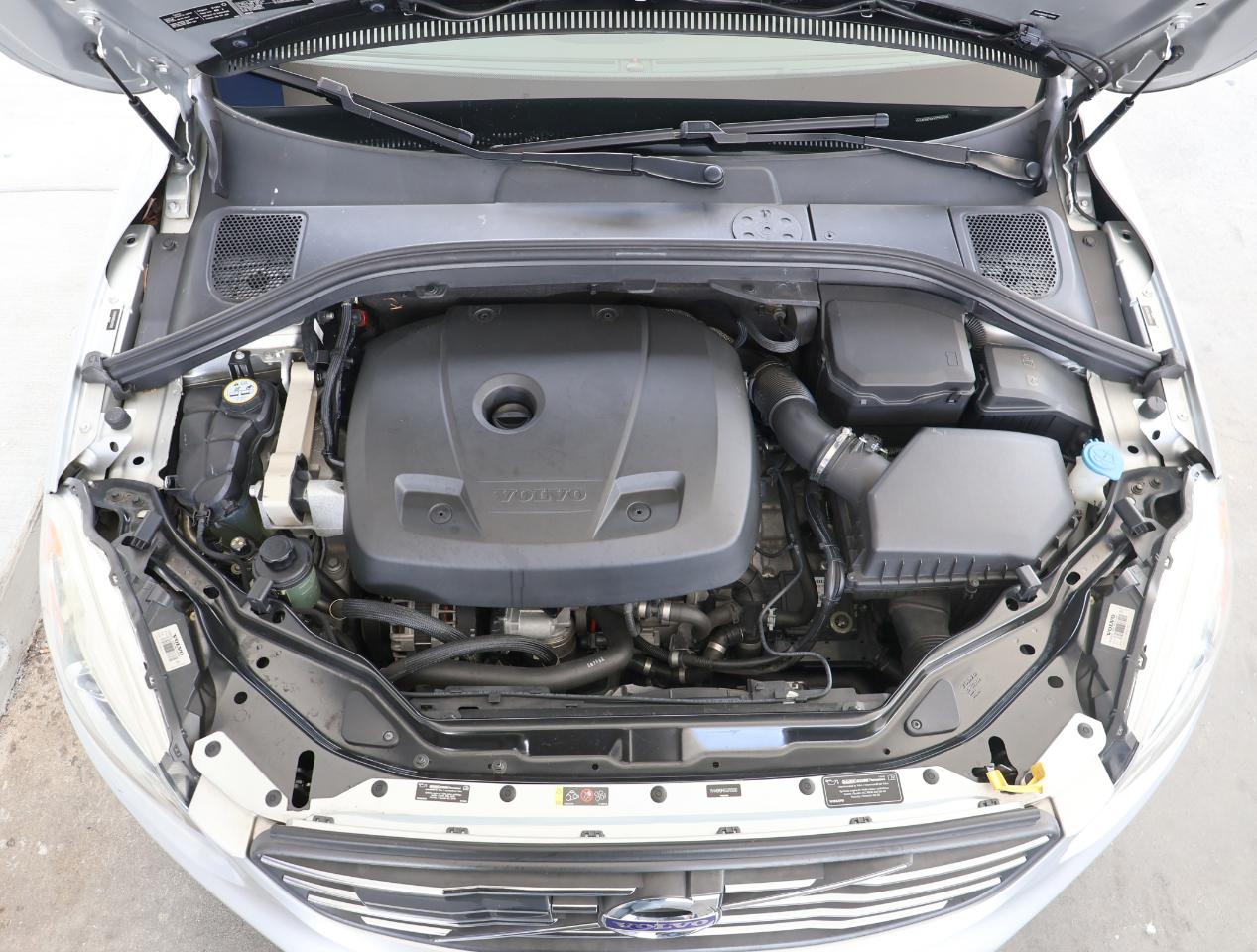 Volvo XC60 T5 Drive-E Platinum FWD 2016