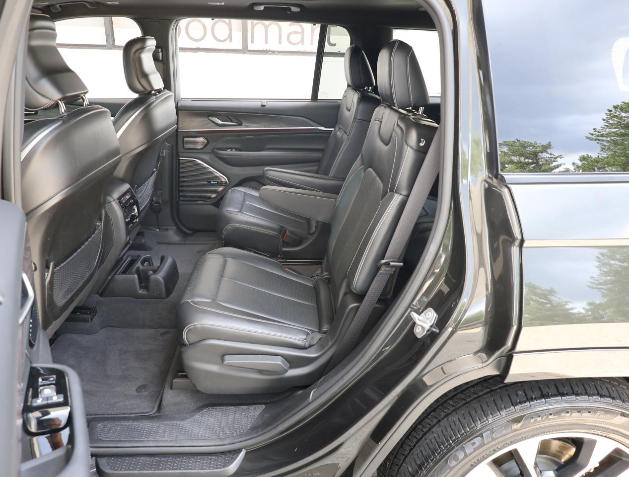 Jeep Grand Cherokee L Overland 4WD 2022