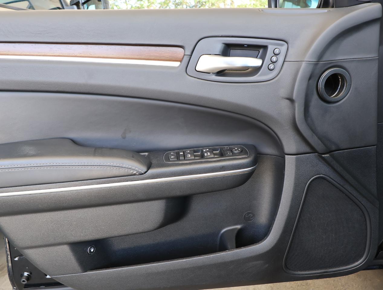 Chrysler 300 C HEMI 2012