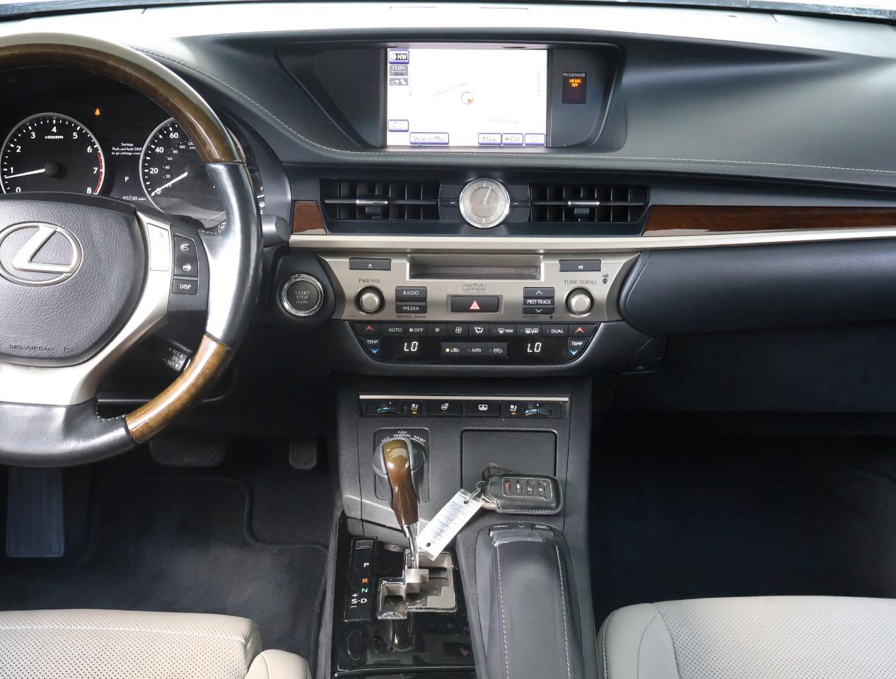 Lexus ES 350 Sedan 2014