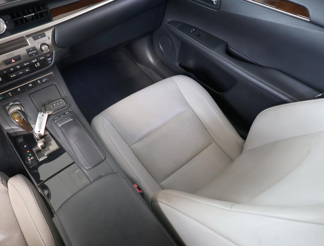 Lexus ES 350 Sedan 2014