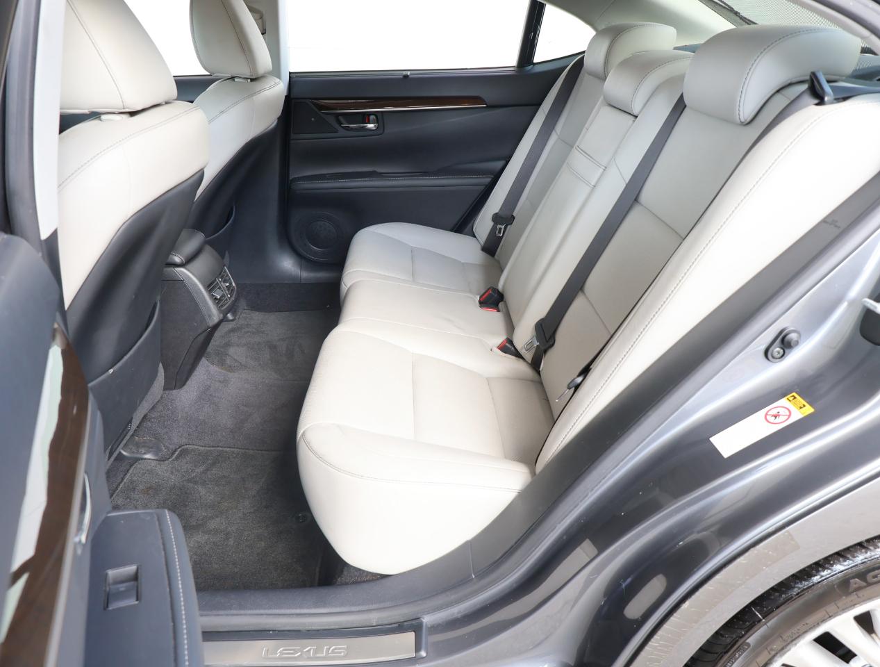 Lexus ES 350 Sedan 2014
