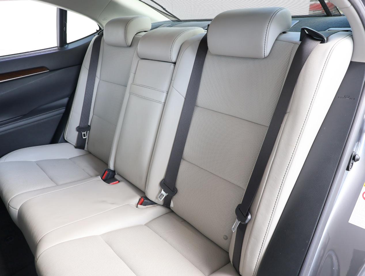 Lexus ES 350 Sedan 2014