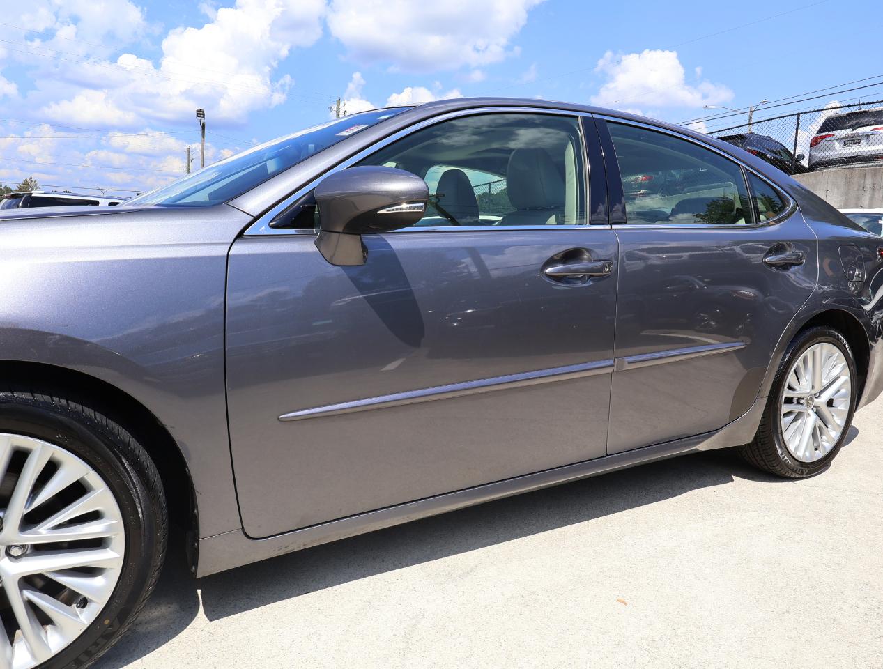Lexus ES 350 Sedan 2014
