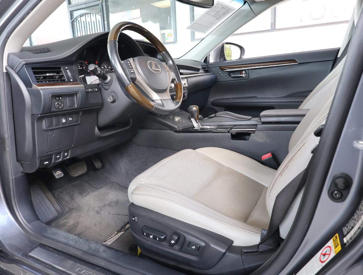 Lexus ES 350 Sedan 2014