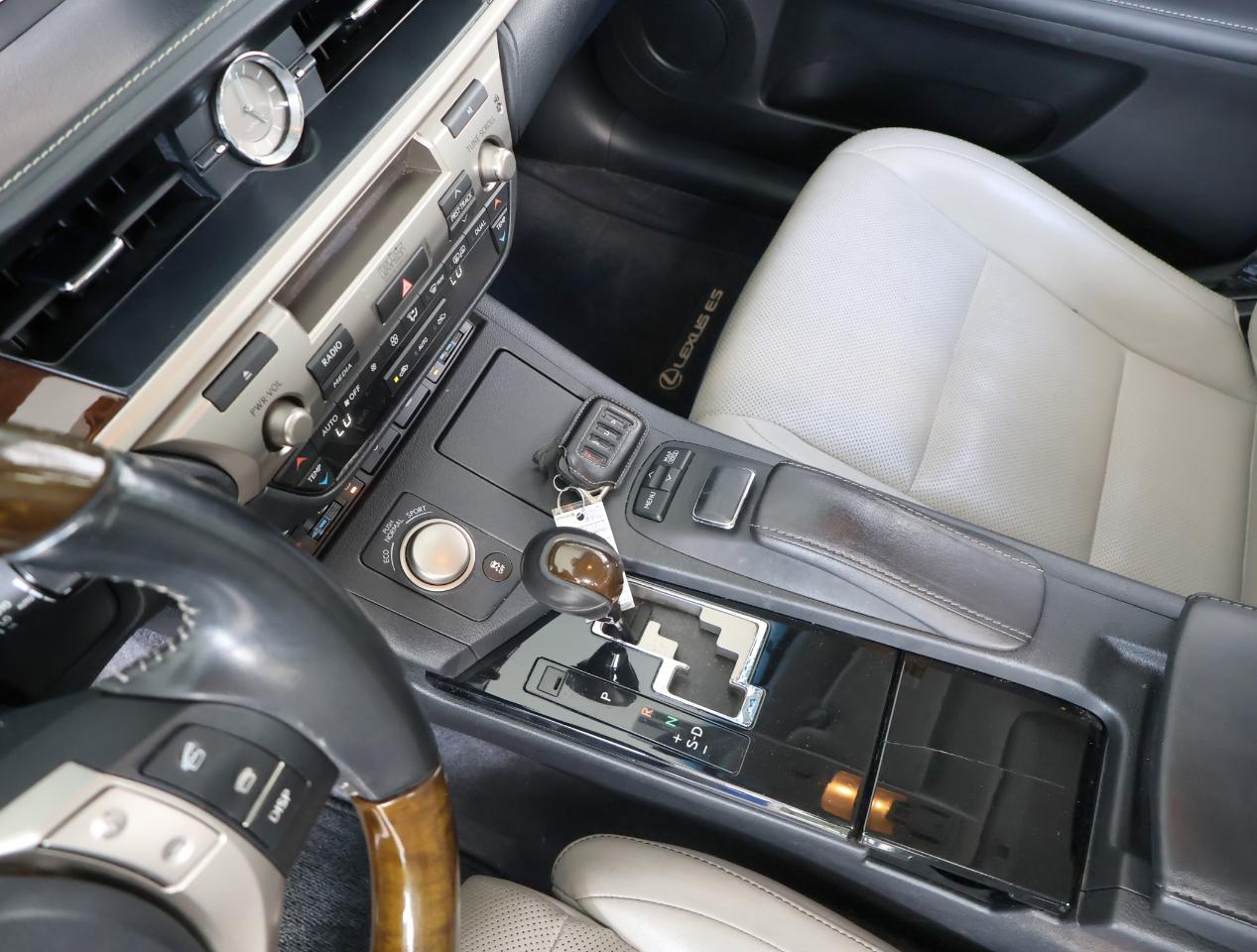 Lexus ES 350 Sedan 2014
