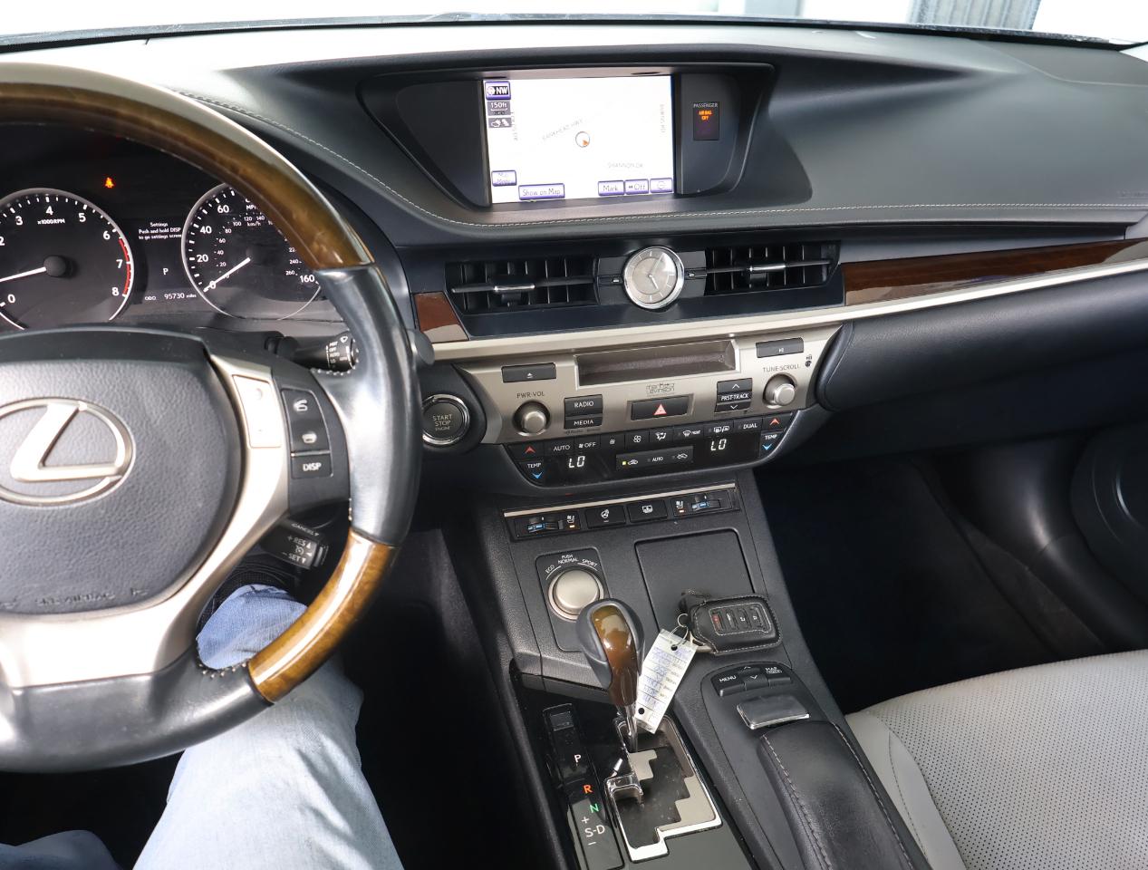 Lexus ES 350 Sedan 2014