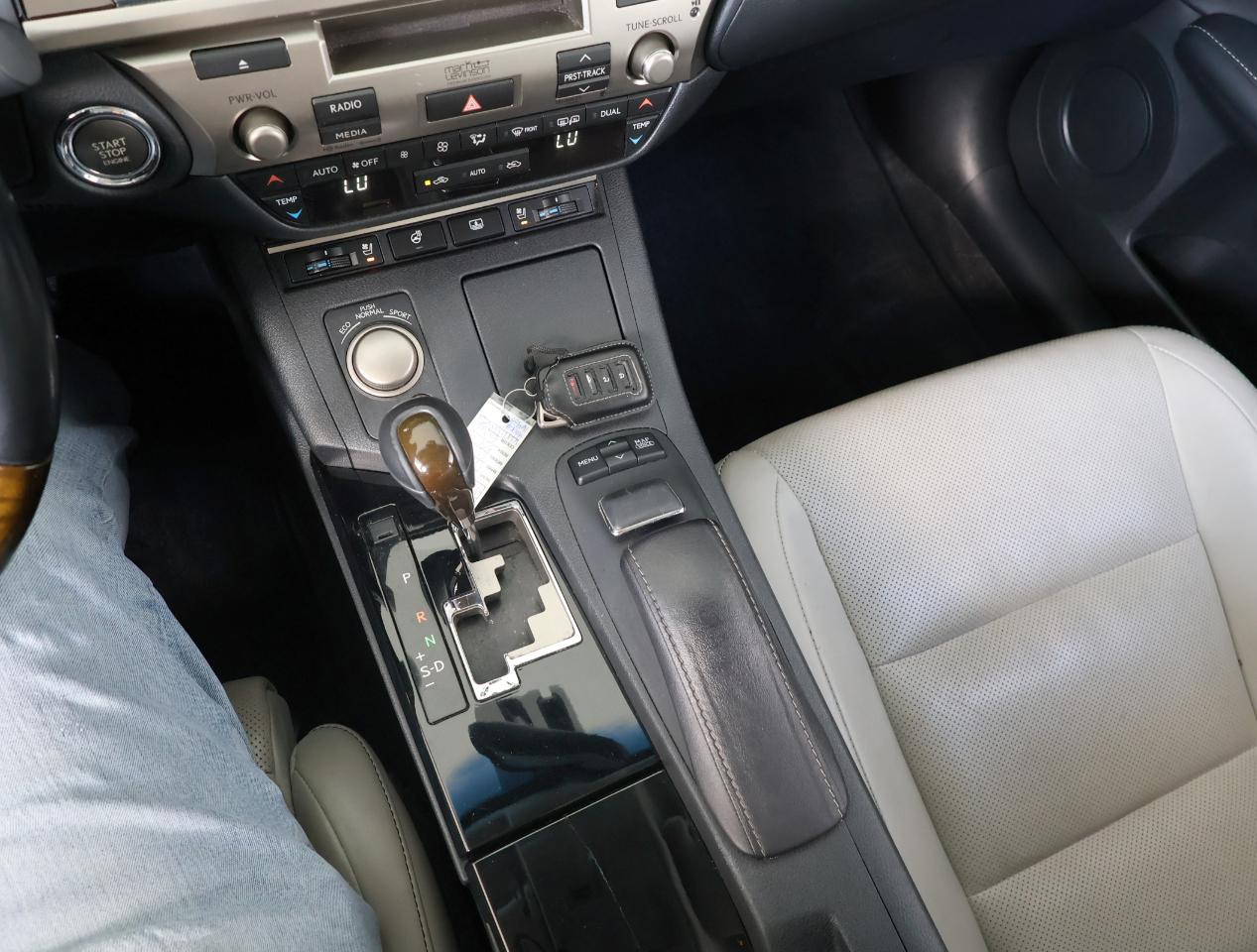 Lexus ES 350 Sedan 2014