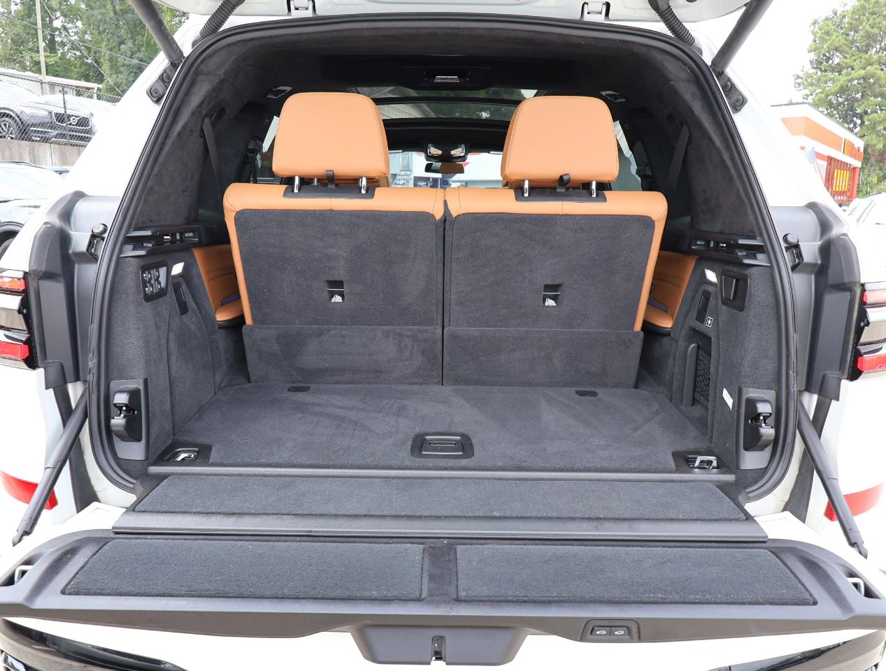 BMW X7  2024