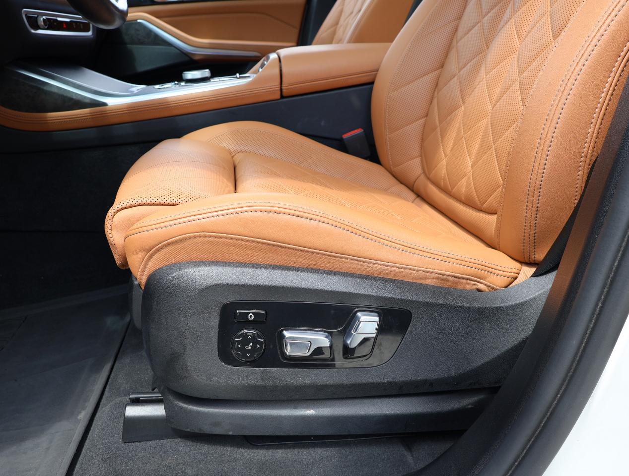 BMW X7  2024