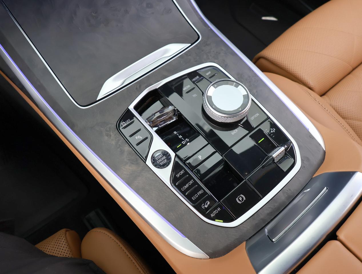 BMW X7  2024