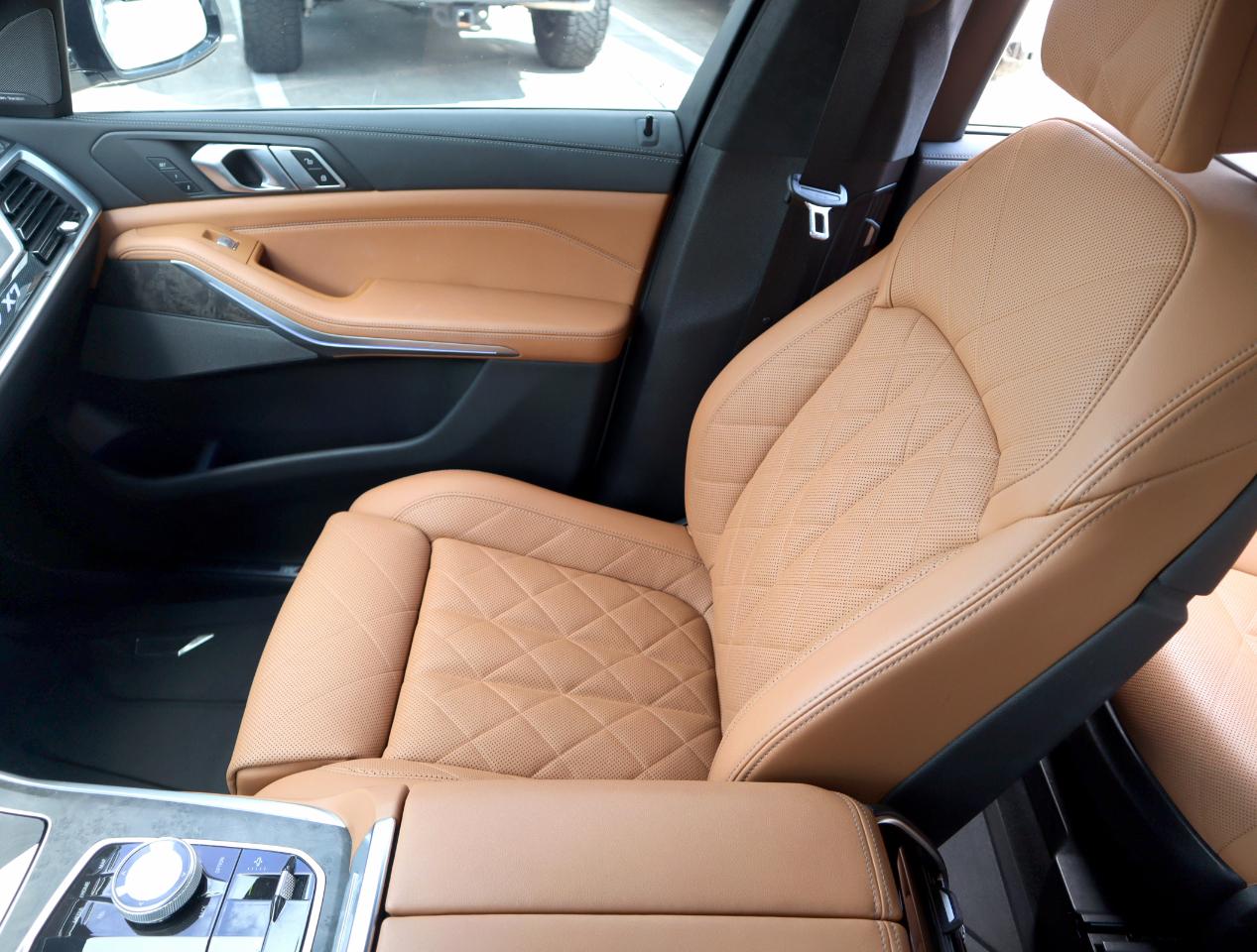 BMW X7  2024