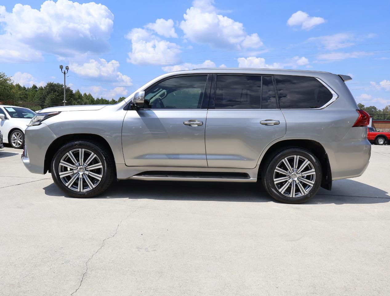 Lexus LX 570 4D SUV AWD w/3-Row 2016