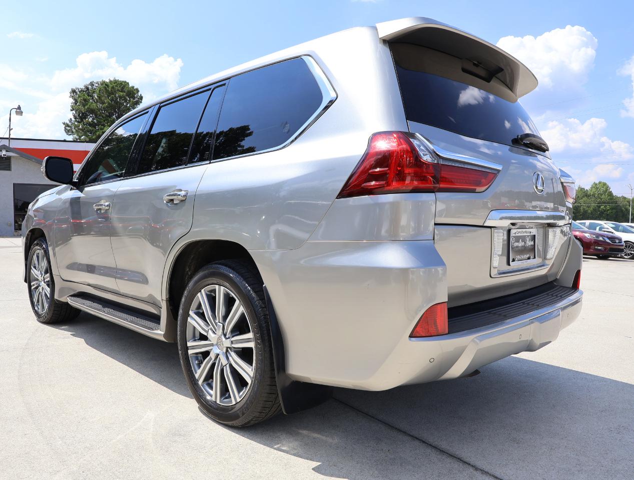 Lexus LX 570 4D SUV AWD w/3-Row 2016