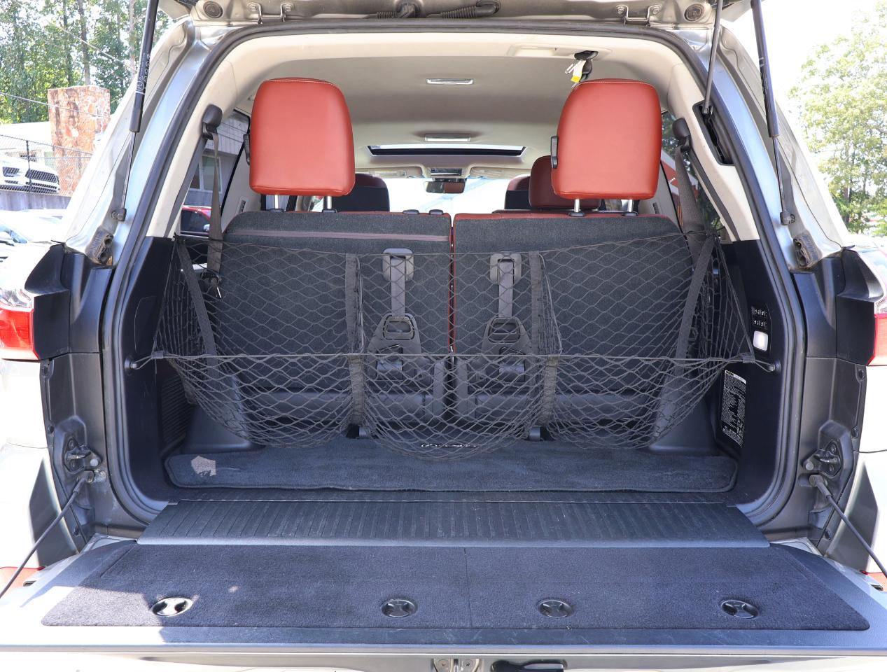 Lexus LX 570 4D SUV AWD w/3-Row 2016
